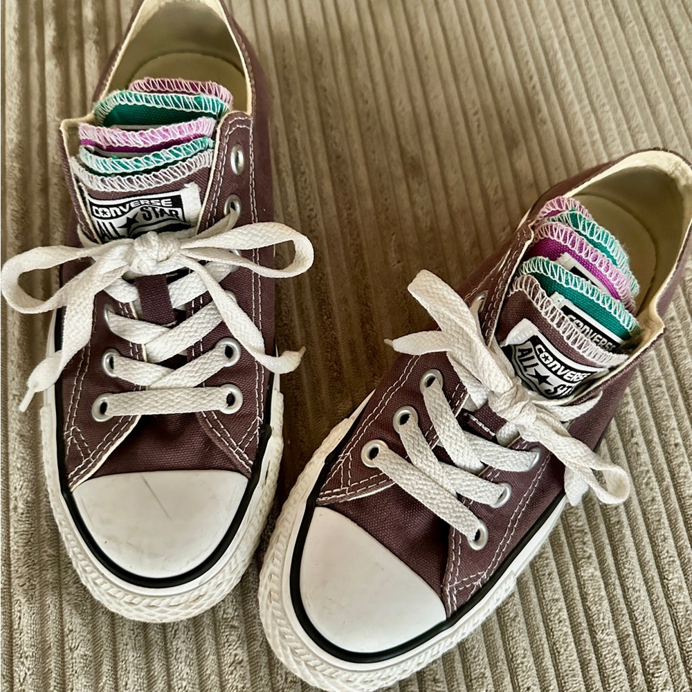 EUC Chuck Taylor All Star Canvas Converse Sneakers with Multicolor Tongue